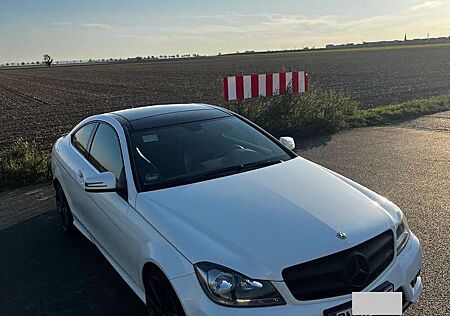 Mercedes-Benz C 220 CDI DPF Coupe BlueEFFICIENCY Edition