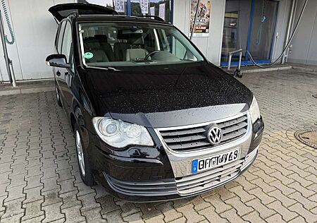 VW Touran Volkswagen United