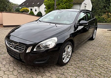 Volvo V60 Momentum,Klimaautomatik,Sitzheizung,Navi,