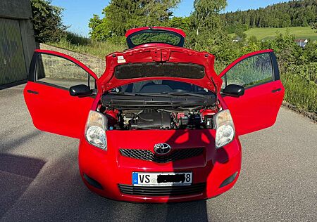 Toyota Yaris 1.0 VVT-i Cool