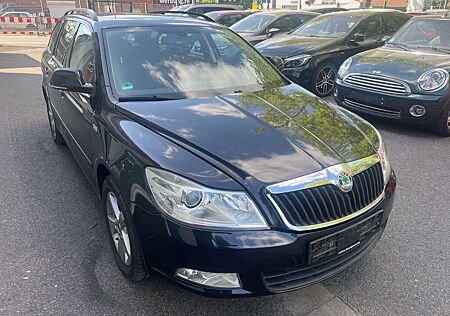 Skoda Octavia Combi Family"Klimaaut."Xenon"AHK"SHZ"