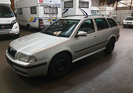 Skoda Octavia Combi 1.6 Combi Ambiente