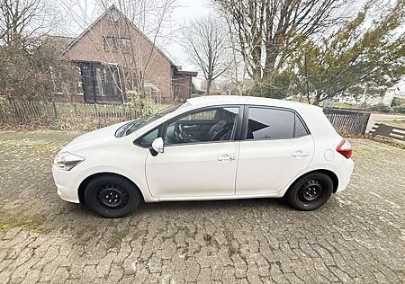 Toyota Auris 120D Advance