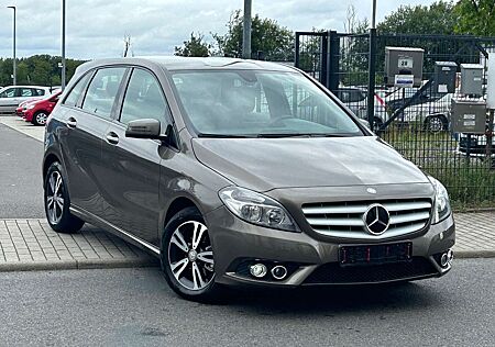 Mercedes-Benz B 180 B-Klasse 180 78.000km PDC 8 Fach Bereift