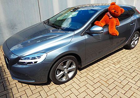 Volvo V40 Kinetic Scheckheft