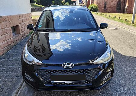 Hyundai i20 blue 1.0 T-GDI YES!