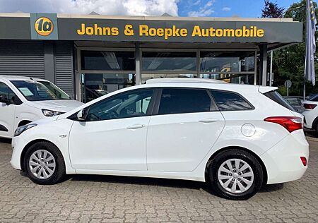 Hyundai i30 Kombi 1,4 / ALLWETTERREIFEN