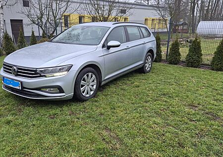 VW Passat Variant Volkswagen 2.0 TDI SCR DSG Conceptline
