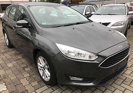 Ford Focus Turnier Turnier 1.0 EcoBoost System Titanium