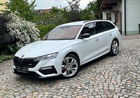 Skoda Octavia Combi RS DSG / Navi / HUD / ACC / DCC
