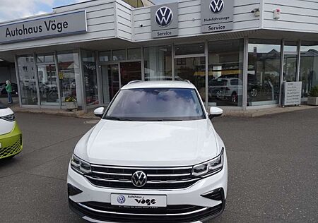 VW Tiguan Volkswagen 2.0 TDI SCR DSG 4MOTION Elegance AHK NAVI