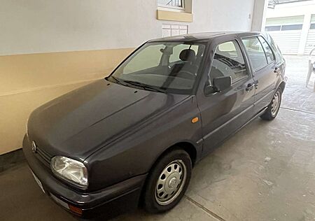 VW Golf Volkswagen 1.6 CL Europe