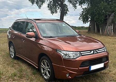 Mitsubishi Outlander 2.2 DI-D 4WD Automatik Instyle