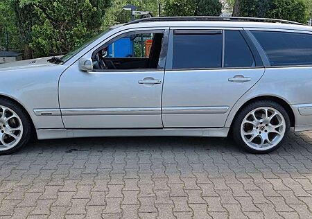 Mercedes-Benz E 320 T Avantgarde