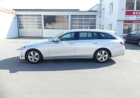 Mercedes-Benz E 220 E -Klasse T-Modell d 4Matic Automatik