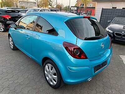 Opel Corsa D 1.4 16V Color Edition