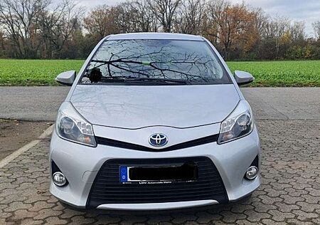 Toyota Yaris Life Hybrid Elektro / Benzin 1.5