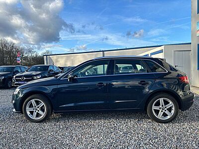 Audi A3 basis 1.0 KLIMA NAVI PDC SITZHEIZUNG
