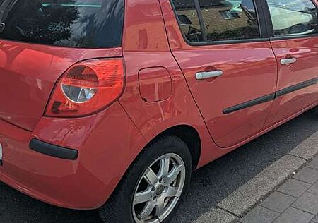Renault Clio 1.4 16V 100 Exception