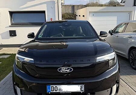 Ford Explorer Premium RWD