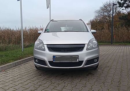 Opel Zafira 2.2 Sport