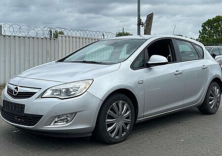Opel Astra J 1.6 Klma