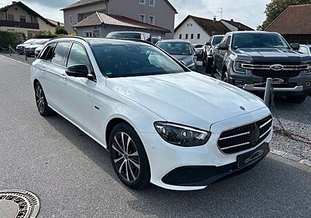 Mercedes-Benz E 300 -Modell de Night Paket *LED*AHK*