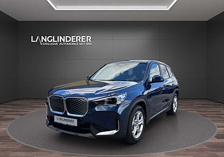 BMW iX1 xDrive30 NP 68.119,- AHK HeadUp 360°