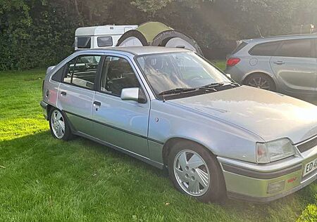 Opel Kadett E 16V GSi