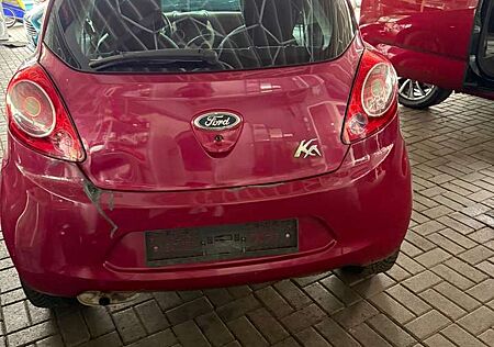 Ford Ka /+ Titanium