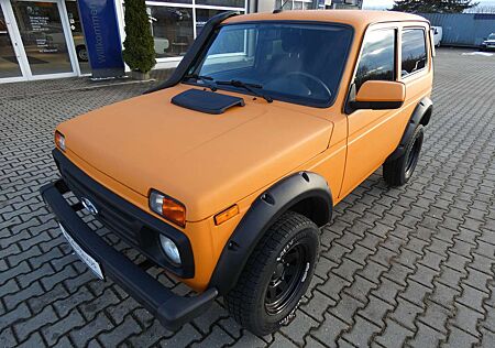 Lada Niva 4x4 1,7 "ZUBR" AHK, Radio, Raptorlack, Dotz, TOP