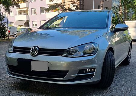 VW Golf GTI Volkswagen Golf 7 1.6 TDI Autobahnfahrzeug + Winterreifen