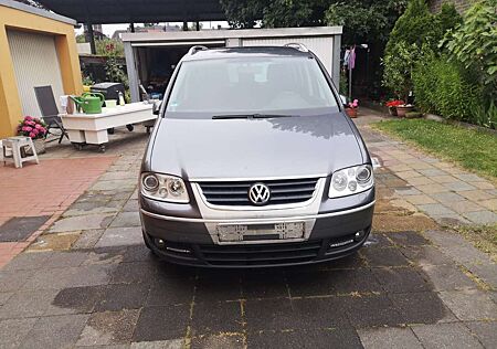 VW Touran Volkswagen 2.0 TDI Highline