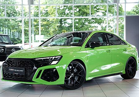 Audi RS3 q. Limousine *1.Hand *19 *Schale *S-AGA