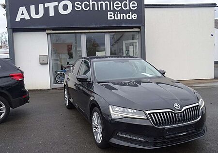 Skoda Superb Lim. Ambition 1.Hand Navi 18"Alu PDC