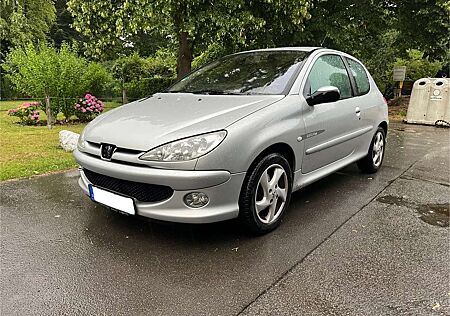 Peugeot 206 1.6 2 JAHRE TÜV Klima Allwetterreifen