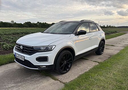 VW T-Roc Volkswagen Sport 2,0 TDI DSG 4 Motion AHK ACC Virtual 8fach