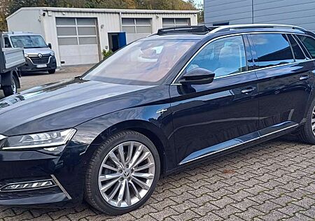 Skoda Superb 1.4 TSI iV L&K- VOLLAUSSTATTUN +Standhzg+Pano+19"