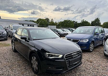 Audi A3 1.6 TDI attraction KAMERA+XENON+NAVI+ACC+SPURH