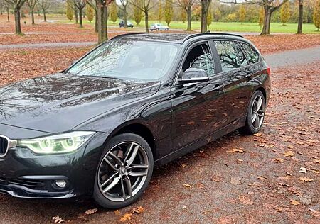 BMW 320i 320 Touring Advantage