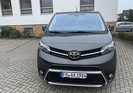 Toyota Pro Ace Proace 2,0-l-D-4D L1 (8-Si.) Autm. Verso Shuttle Comfort