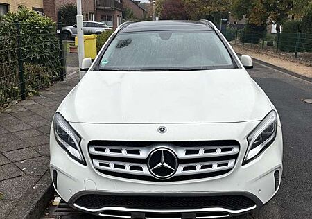 Mercedes-Benz GLA 200 (156.943)