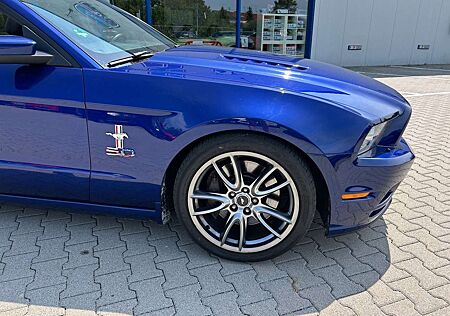 Ford Mustang 2013 GT Premium Unfallfrei Brembo Leder