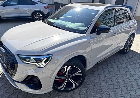 Audi Q3 45 TFSI quattro S line, fast VOLL, AHK, Pano!