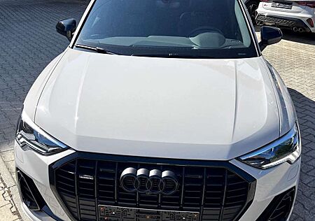 Audi Q3 45 TFSI quattro S line, fast VOLL, AHK, Pano!