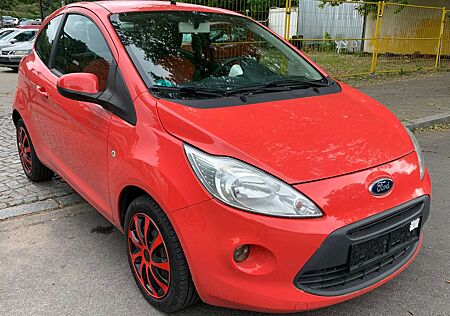 Ford Ka /+ Titanium mit Klima / TÜV NEU