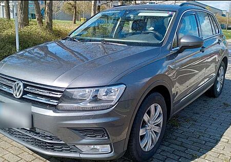 VW Tiguan Volkswagen 2.0 DSG ACC RFK SHZ AHK TEMPO 8-Felgen