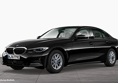 BMW 330e Limousine