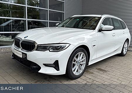 BMW 330e Touring