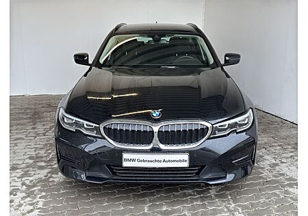 BMW 318i Touring